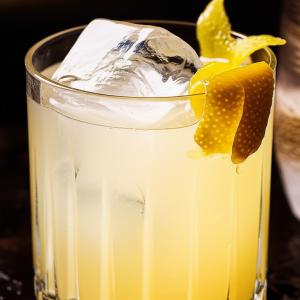 Imagem para o artigo: Fitzgerald Drink: A Receita Definitiva do Clássico Moderno